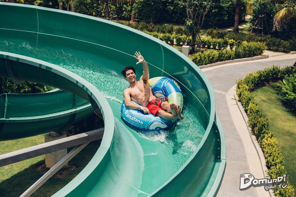 อู้ยย หนุ่มๆหุ่นดีเล่นน้ำ สวนน้ำรามายณะ