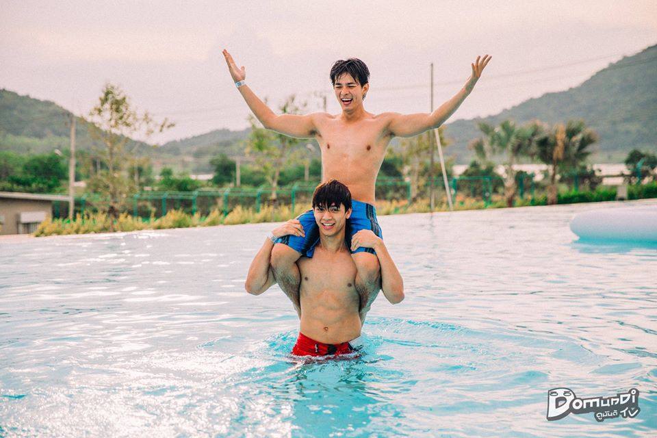 อู้ยย หนุ่มๆหุ่นดีเล่นน้ำ สวนน้ำรามายณะ