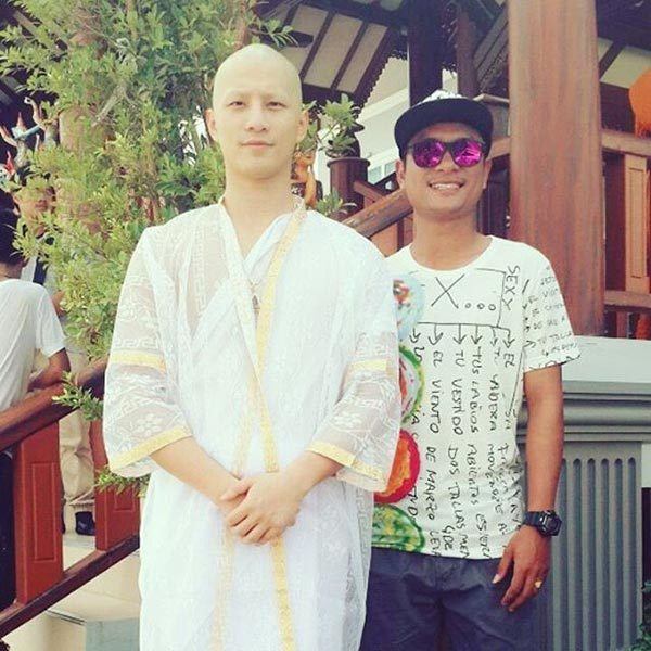 พิธีปลงผมนาค "บี้ เคพีเอ็น" บวชทดแทนพระคุณพ่อแม่..ขออนุโมทนาบุญด้วย สาธุ