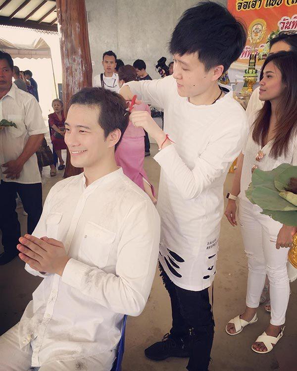 พิธีปลงผมนาค "บี้ เคพีเอ็น" บวชทดแทนพระคุณพ่อแม่..ขออนุโมทนาบุญด้วย สาธุ