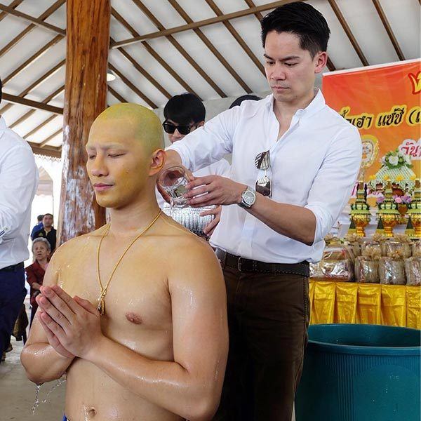 พิธีปลงผมนาค "บี้ เคพีเอ็น" บวชทดแทนพระคุณพ่อแม่..ขออนุโมทนาบุญด้วย สาธุ