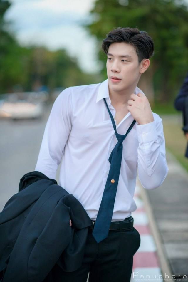 แซ่บจนน้ำลายหก.....บัณฑิต ธรรมศาสตร์