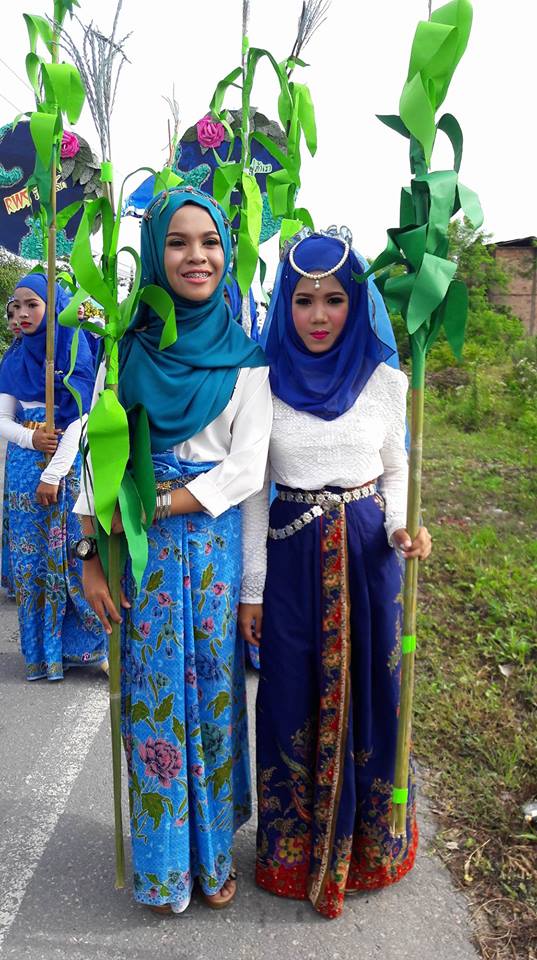 รุ่งโรจน์วิทยา ( สีน้ำเงิน )