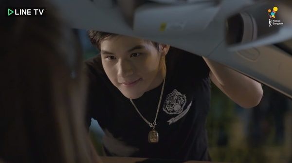 OMG สาว ๆ เก้งกวางกรี๊ด ฟินสดๆ ! &ldquo;สกาย&rdquo; ขายตัว 500 พูดวลีฮิต &ldquo;รุก ไซ้ ชัก ไม่รีบครับ #hateloveseries