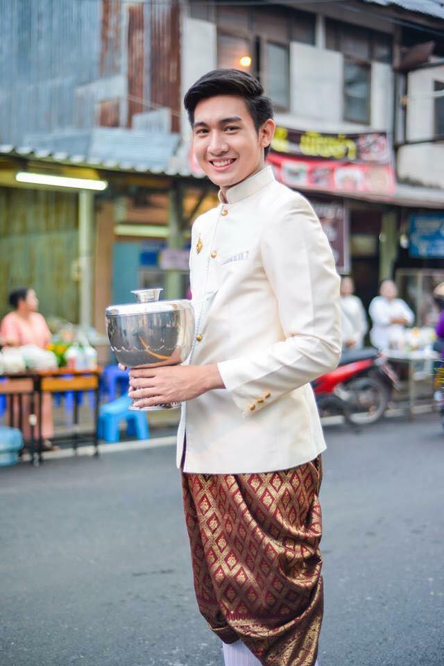 น้องโน๊ต (คณะการบิน มหาวิทยาลัยอีสเทิร์นเอเชีย คลอง5 ปทุมธานี) เดือนมหาวิทยาลัยประจำปี 2559