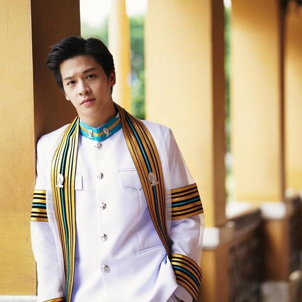 หล่อเท่ห์มากๆ!! มาร์ช จุฑาวุฒิ ในชุดครุย เตรียมรับปริญญาจุฬาฯ IG@marchutavuth
