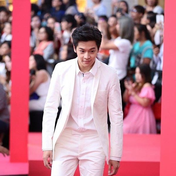 หล่อเท่ห์มากๆ!! มาร์ช จุฑาวุฒิ ในชุดครุย เตรียมรับปริญญาจุฬาฯ IG@marchutavuth