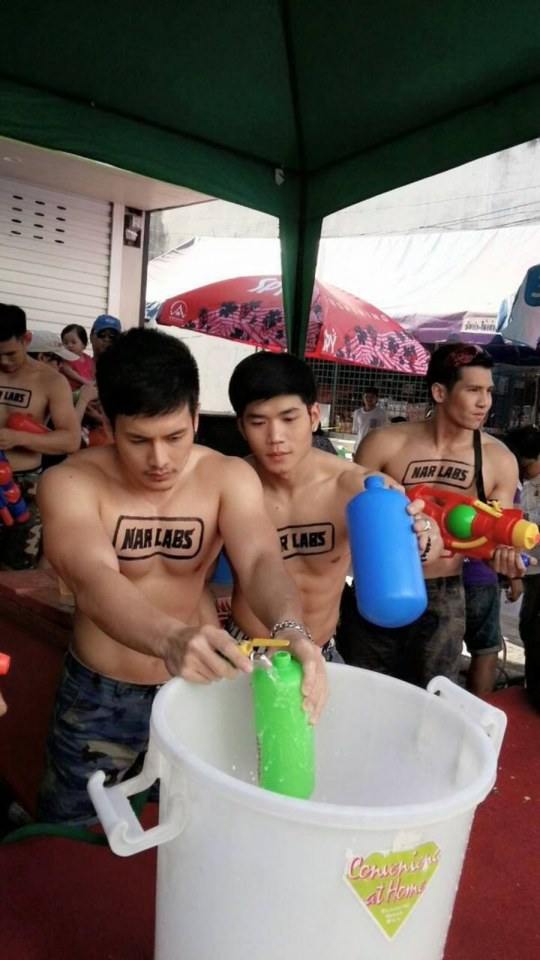 ยังไม่พ้นปีเเต่อยากให้ถึงสงกรานต์เร็วๆ จัง