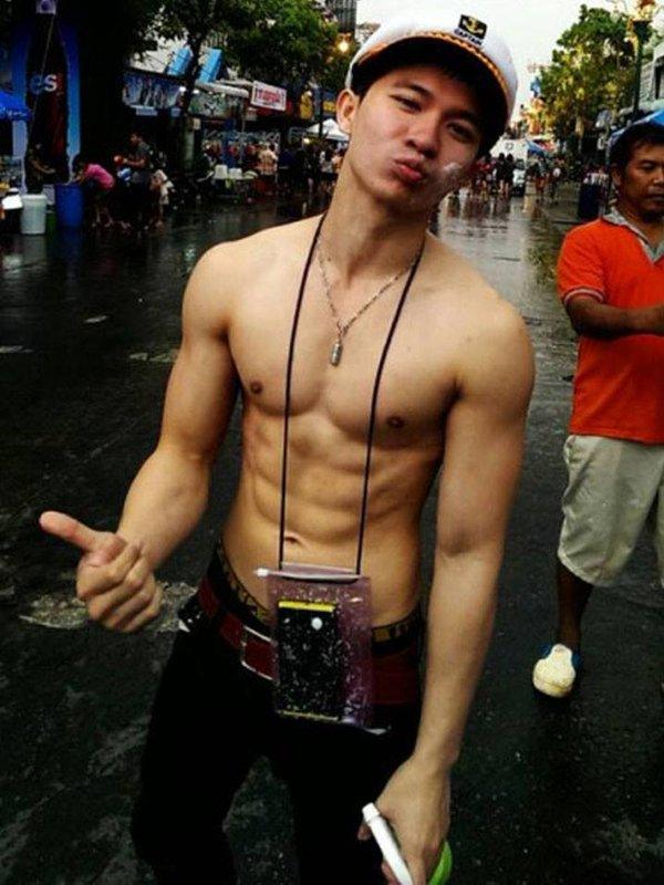 ยังไม่พ้นปีเเต่อยากให้ถึงสงกรานต์เร็วๆ จัง