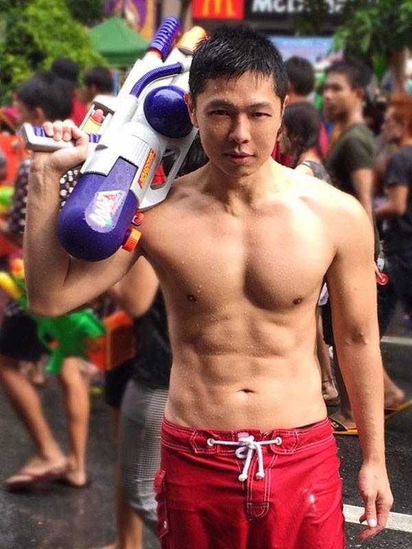 ยังไม่พ้นปีเเต่อยากให้ถึงสงกรานต์เร็วๆ จัง