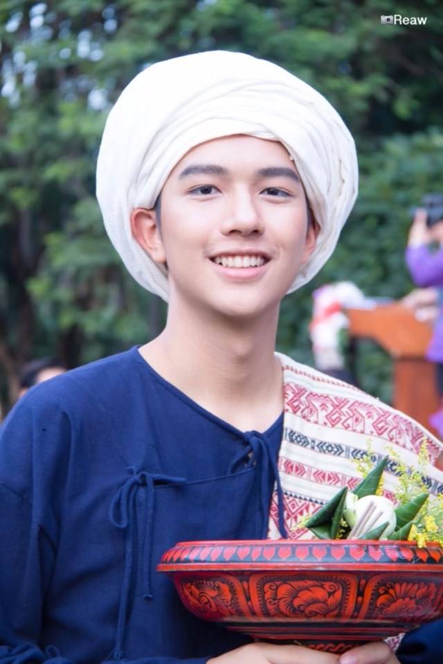 น้องหมอโบ๊ต ของดีคณะแพทย์ ยังคงความหล่อเข้ม สูงยาว เข่าดี แซ่บอีหลีเหมือนเดิม #ทีมมช #รับน้องขึ้นดอย59