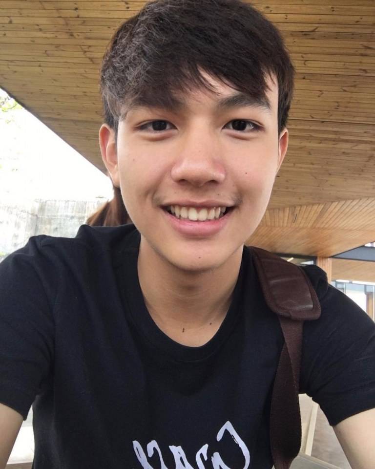 น้องหมอโบ๊ต ของดีคณะแพทย์ ยังคงความหล่อเข้ม สูงยาว เข่าดี แซ่บอีหลีเหมือนเดิม #ทีมมช #รับน้องขึ้นดอย59