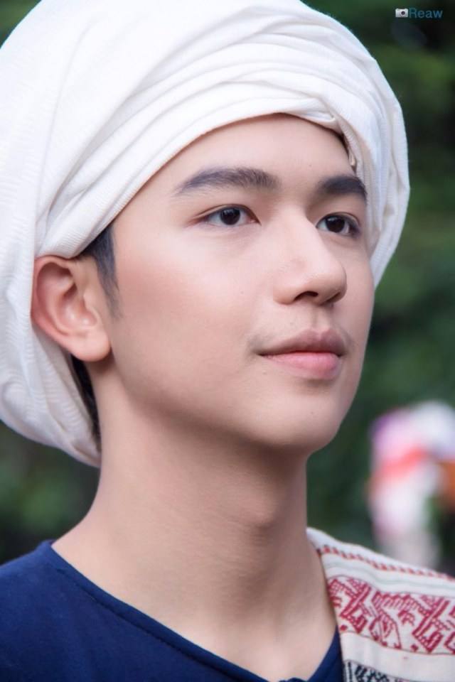 น้องหมอโบ๊ต ของดีคณะแพทย์ ยังคงความหล่อเข้ม สูงยาว เข่าดี แซ่บอีหลีเหมือนเดิม #ทีมมช #รับน้องขึ้นดอย59