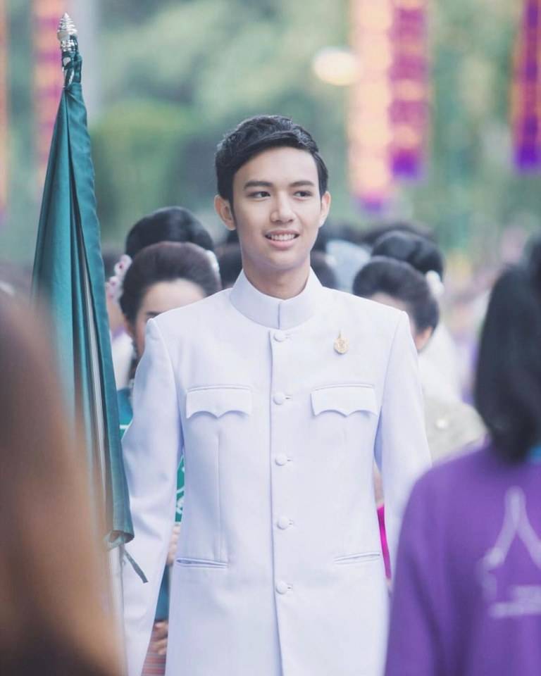 น้องหมอโบ๊ต ของดีคณะแพทย์ ยังคงความหล่อเข้ม สูงยาว เข่าดี แซ่บอีหลีเหมือนเดิม #ทีมมช #รับน้องขึ้นดอย59