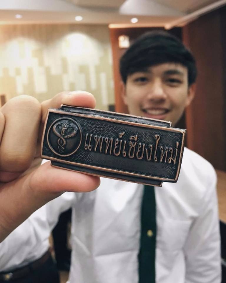 น้องหมอโบ๊ต ของดีคณะแพทย์ ยังคงความหล่อเข้ม สูงยาว เข่าดี แซ่บอีหลีเหมือนเดิม #ทีมมช #รับน้องขึ้นดอย59