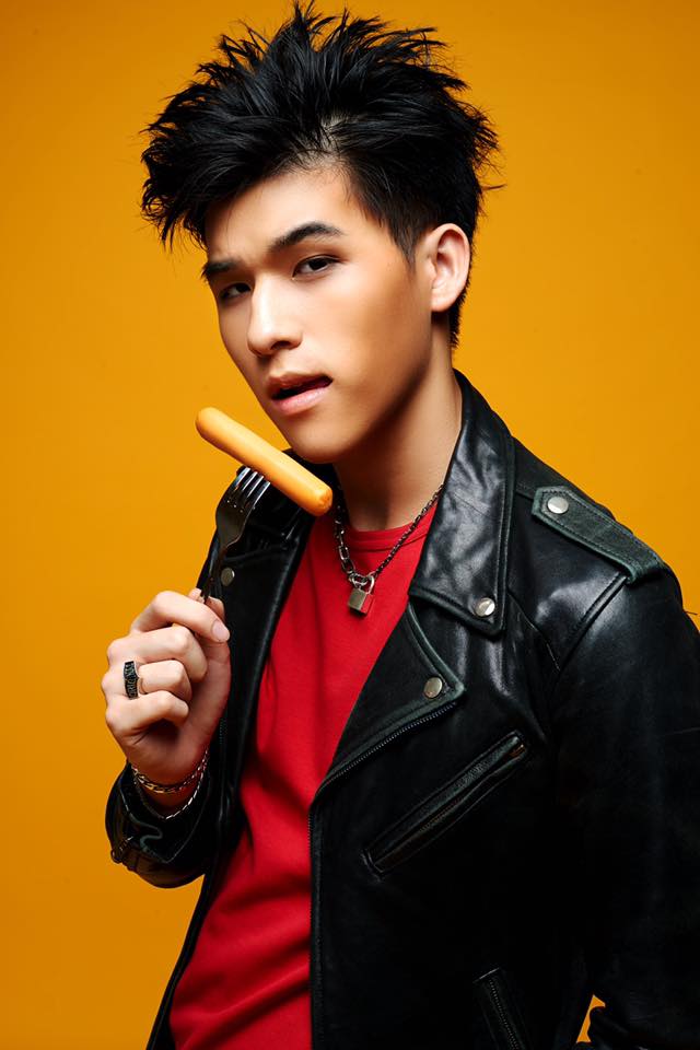 ชิมไส้กรอกชีสน้องสกาย""