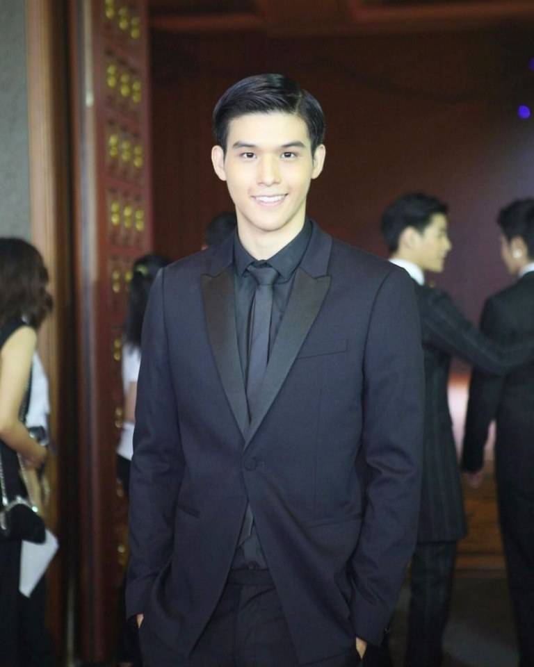 ชิมไส้กรอกชีสน้องสกาย""