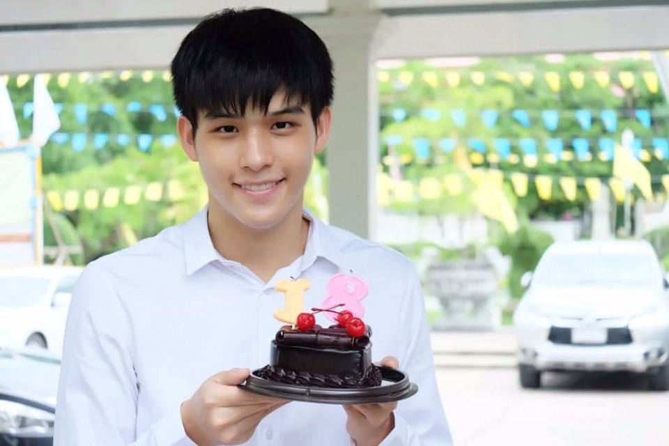 ชิมไส้กรอกชีสน้องสกาย""