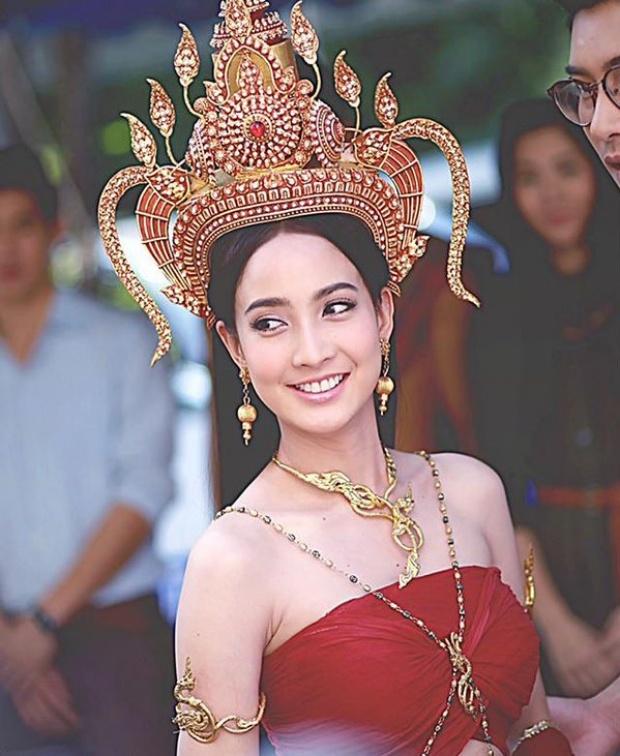สวย สง่า เลอค่าสุดๆ สำหรับ "แต้ว ณฐพร" จากละครโรแมนติกแฟนตาซี "นาคี" ของผู้จัด แดง ธัญญา และ อ๊อฟ พงษ์พัฒน์ ที่โคจรมาประกบคู่ "เคน ภูภูมิ" เป็นครั้งแรก