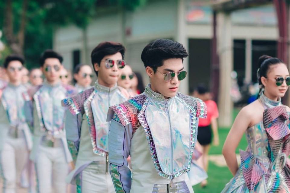 ปังเว่อร์!! ผู้นำเชียร์มหาวิทยาลัยกรุงเทพ รุ่นที่18