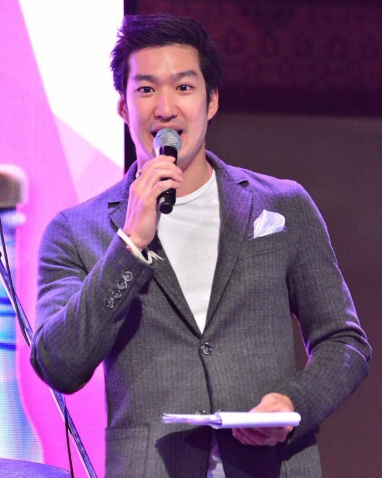 พี่เดี่ยวมาบินชอบจุม"