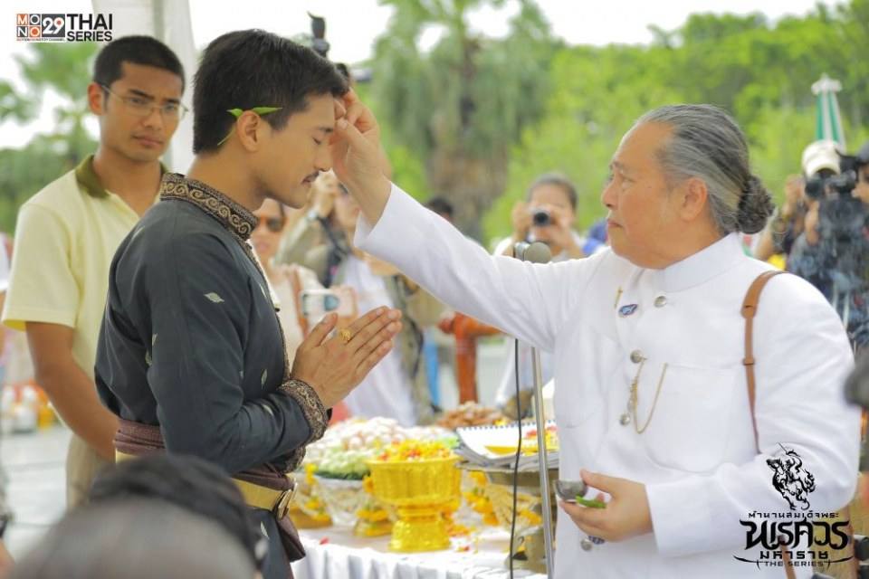 บวงสรวงตำนานสมเด็จพระนเรศวรมหาราชเดอะซีรี่ส์ พร้อมเปิดตัวองค์ดำ 3 รุ่น !!!!