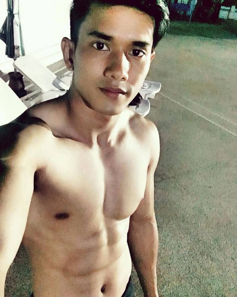 หล่อเข้มนมเด้ง