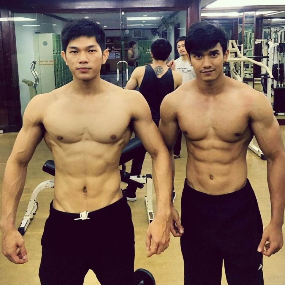 หล่อเข้มนมเด้ง