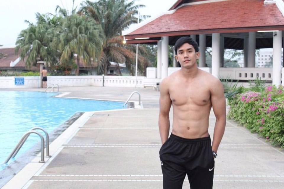 หล่อเข้มนมเด้ง