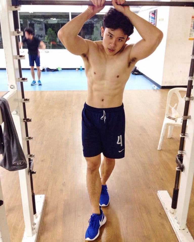 หล่อเข้มนมเด้ง