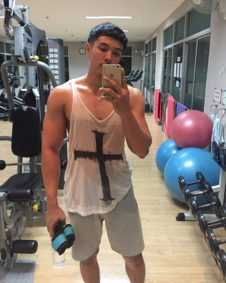 หล่อเข้มนมเด้ง