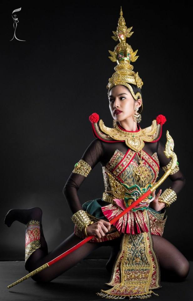 "ทศพักตร์นารีศรีสยาม" ชุดประจำชาติ ของอาร์ม อาทิตยา คุณนะลาภัทร สำหรับใช้ในการประกวด Miss Intercontinental 2016 ที่ประเทศศรีลังกา โดยห้องเสื้อ Star In Side