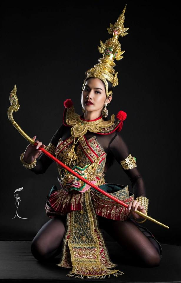 "ทศพักตร์นารีศรีสยาม" ชุดประจำชาติ ของอาร์ม อาทิตยา คุณนะลาภัทร สำหรับใช้ในการประกวด Miss Intercontinental 2016 ที่ประเทศศรีลังกา โดยห้องเสื้อ Star In Side