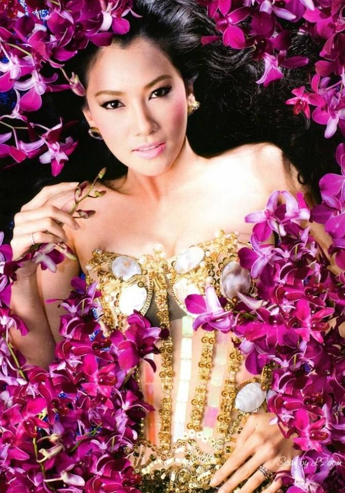 (วันวาน) นุ่น วรนุช @ ขวัญเรือน ปีที่ 42 ฉบับที่ 916 มกราคม 2553