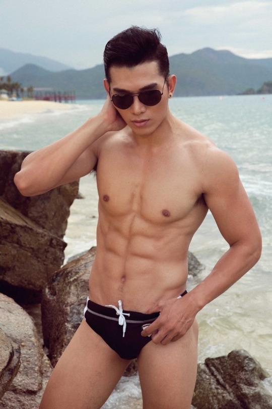 ถอดโชว์เรือนร่าง 1323