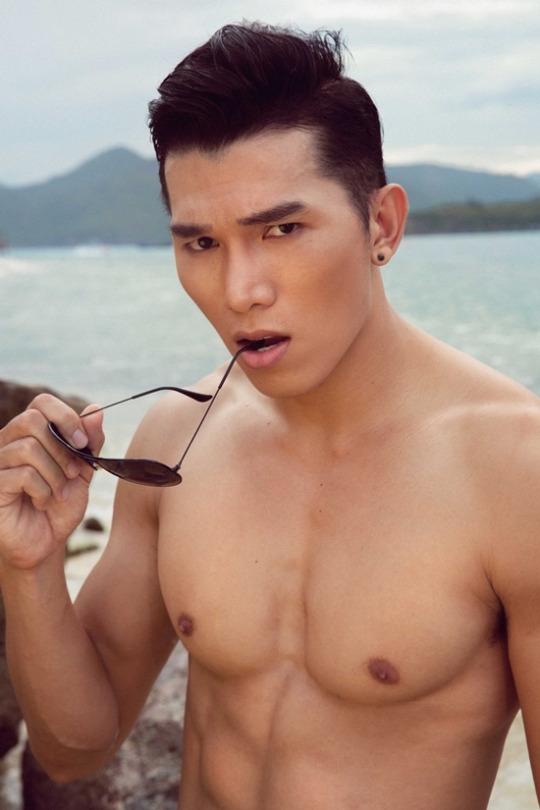 ถอดโชว์เรือนร่าง 1323