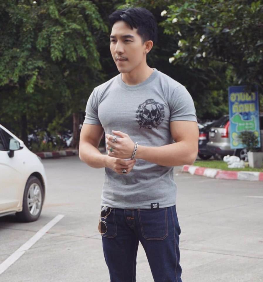 บูม พระเอกเอ็มวีน่ากินจุง