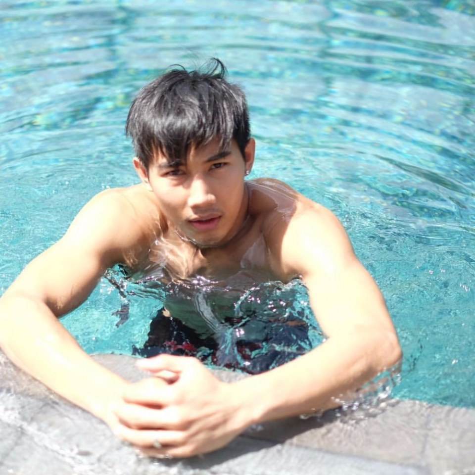หิว ขอบอก
