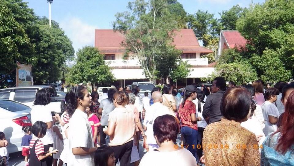 ประเพณีทำบุญเดือนสิบ