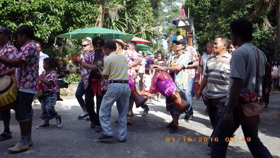 ประเพณีทำบุญเดือนสิบ