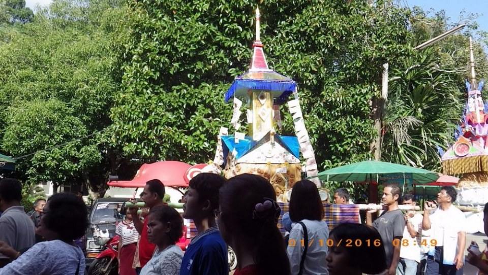 ประเพณีทำบุญเดือนสิบ