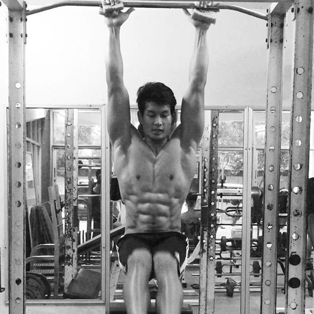 แชร์กันเพียบ! &ldquo;ไผ่ วิศรุต&rdquo; พ่อหมอผีจาก &ldquo;นาคี&rdquo; จำเป็นต้องแซ่บเบอร์นี้ไหม!? โผล่มาแค่คืนเดียวแต่ทำเอาฟินกันข้ามคืน!