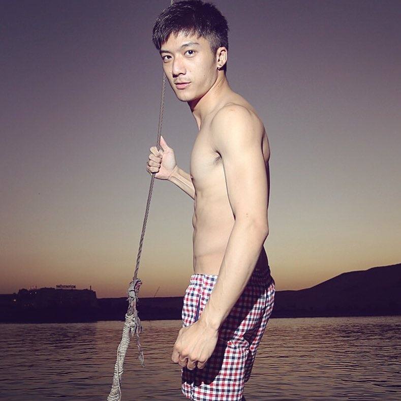 หล่อจริงอะไรจริง! “โอ จุฑาพัฒน์” นายแบบหนุ่มซิคแพคชัด เด็กปั้นของช่างภาพชื่อดัง “ใหญ่ อมาตย์”