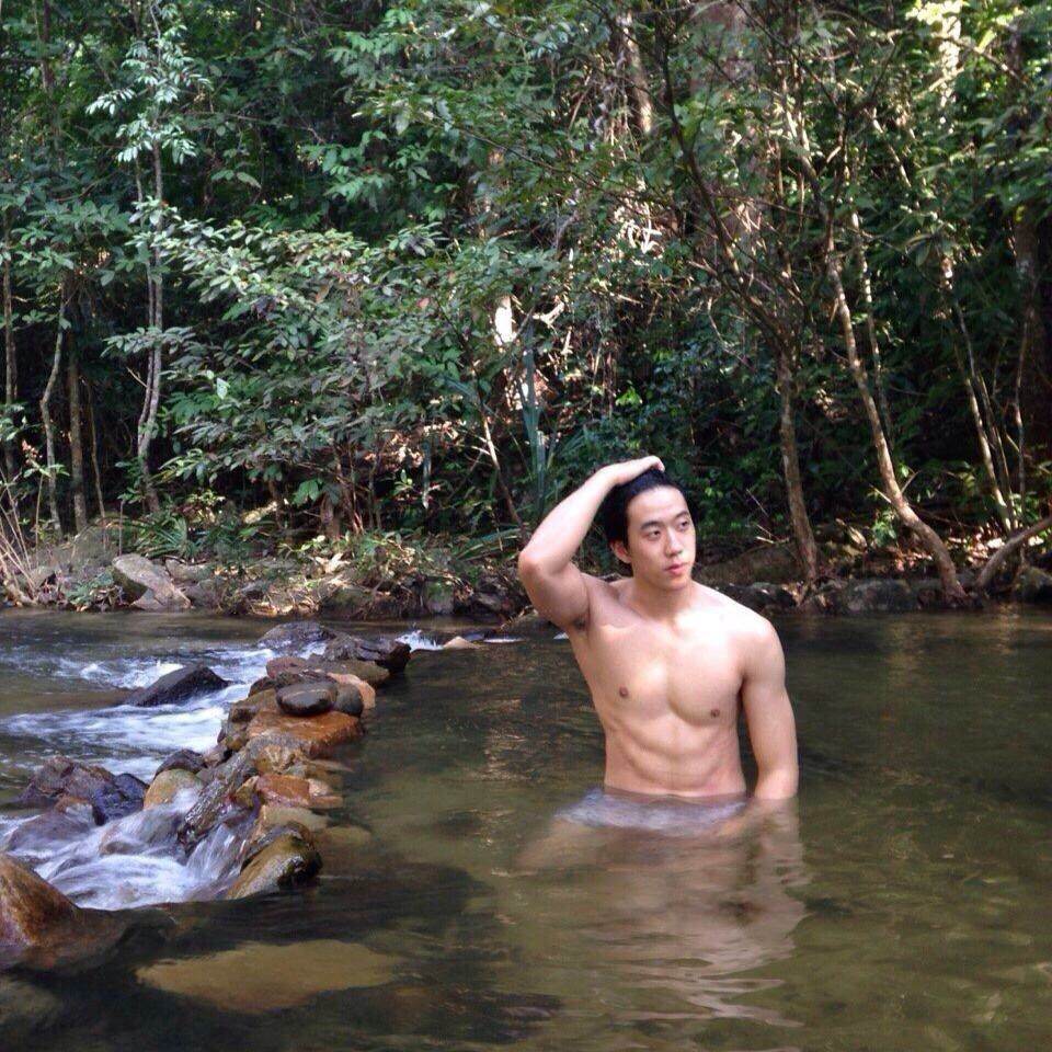 เต้ หนุ่มตี๋ ซิกแพคแน่น