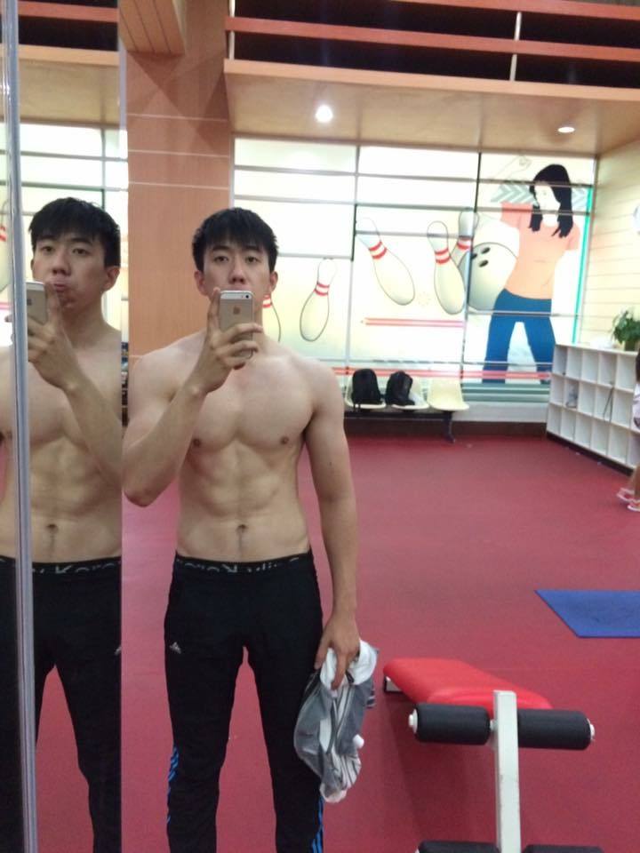 เต้ หนุ่มตี๋ ซิกแพคแน่น