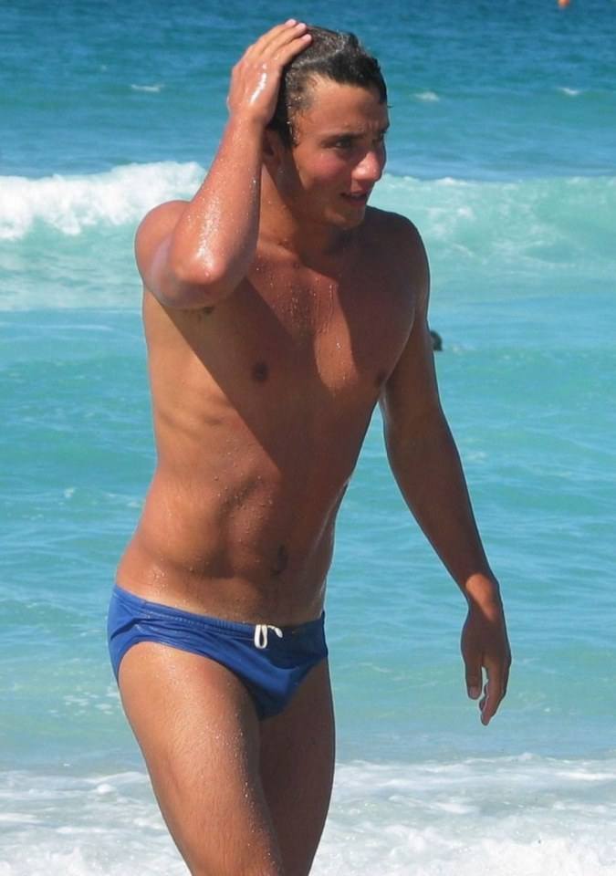 Hot guy in underwear 194