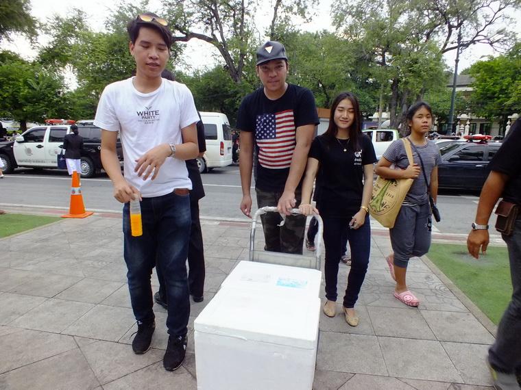 ไปเจอคนดีมา-10 17-10-59 มาทำดีเพื่อพ่อ #ทำดีเพื่อพ่อ