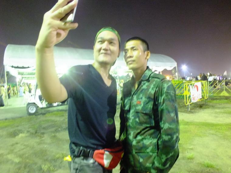 ไปเจอคนดีมา-13 17-10-59 มาทำดีเพื่อพ่อ #ทำดีเพื่อพ่อ