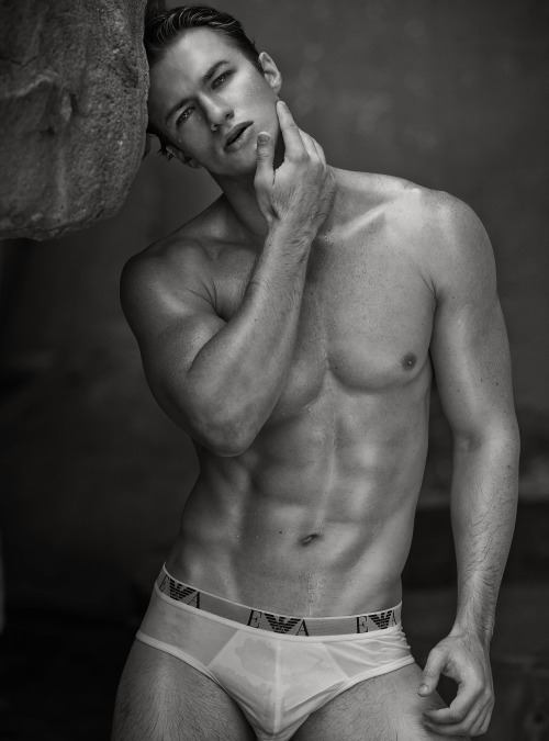 Hot guy in underwear 195