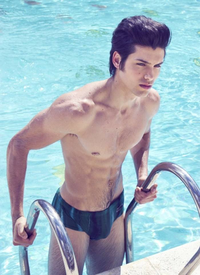 ริมสระ